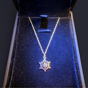 10k Gold Snowflake Pendant Necklace